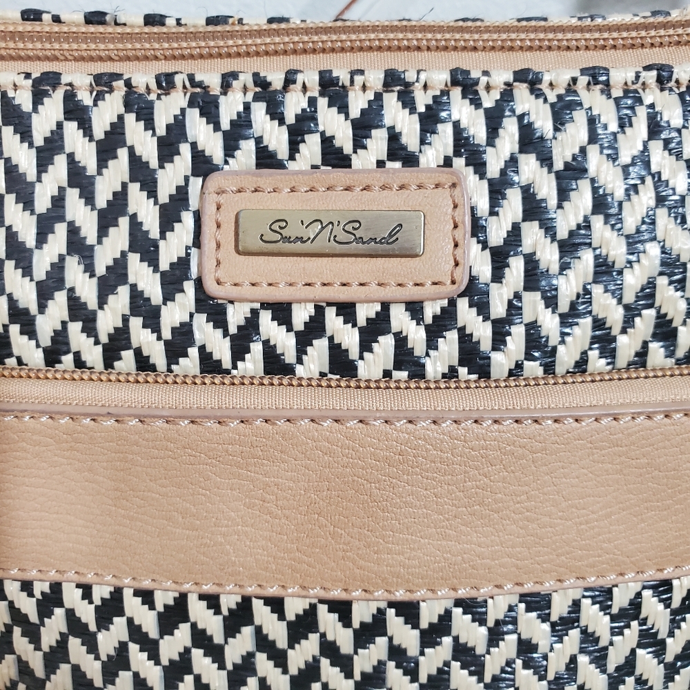 SUN 'N' SAND Black Natural Straw Crossbody - Picture 3 of 10